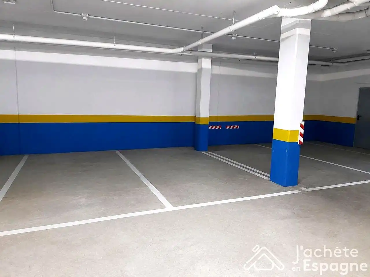 Parkplatz von Erdgeschoss zum Verkauf in San Jorge / Sant Jordi mit Klimaanlage, Privatgarten und Terrasse