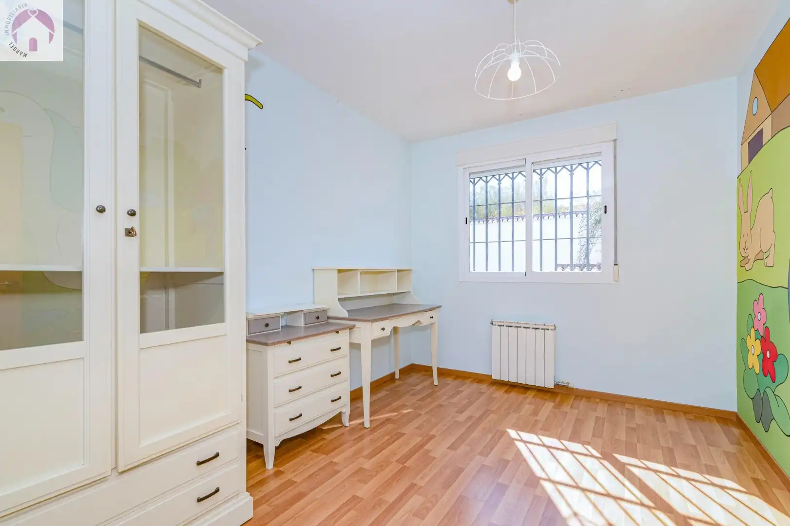 Casa aparellada amb terrassa en venda a Jun, imagen 18