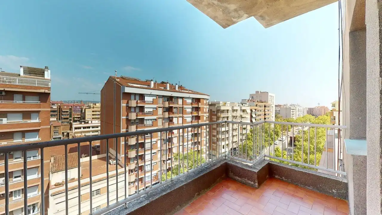 Appartamento con terrazza in vendita a Carrer de Latorre, imagen 2