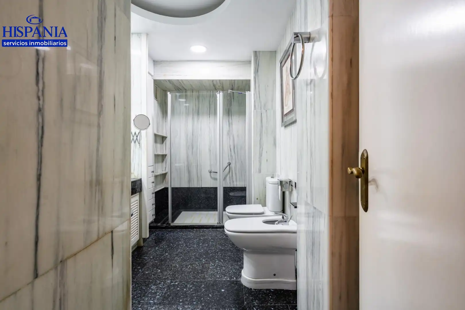 Badezimmer von Wohnung zum Verkauf in Cádiz mit Klimaanlage, Terrasse und Abstellraum