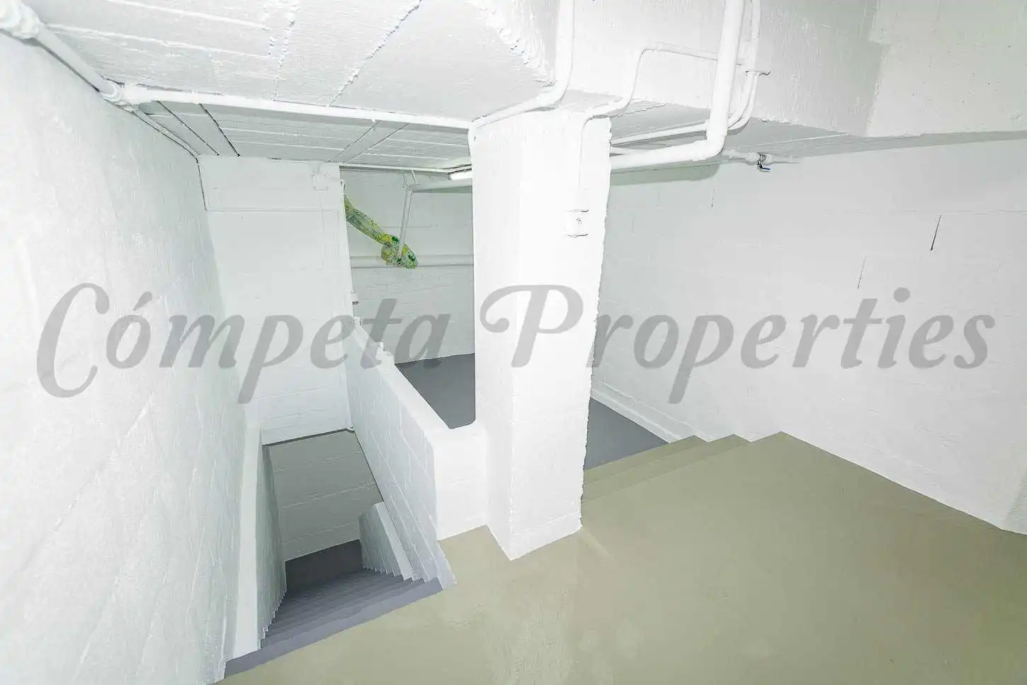 Garaje en venta en Nerja