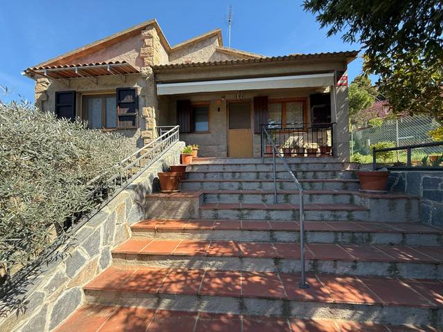 Casa-chalet en Venta en Talamanca