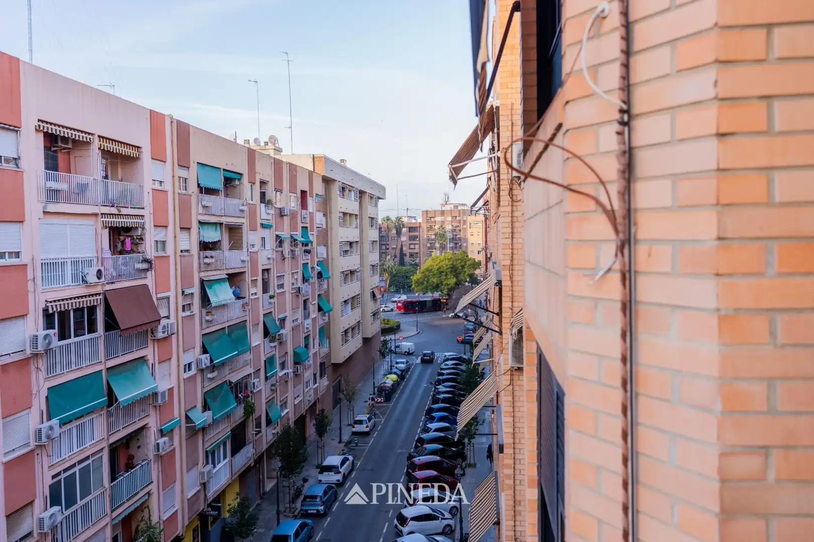 Vista exterior de Piso en venta en Valencia con Balcón