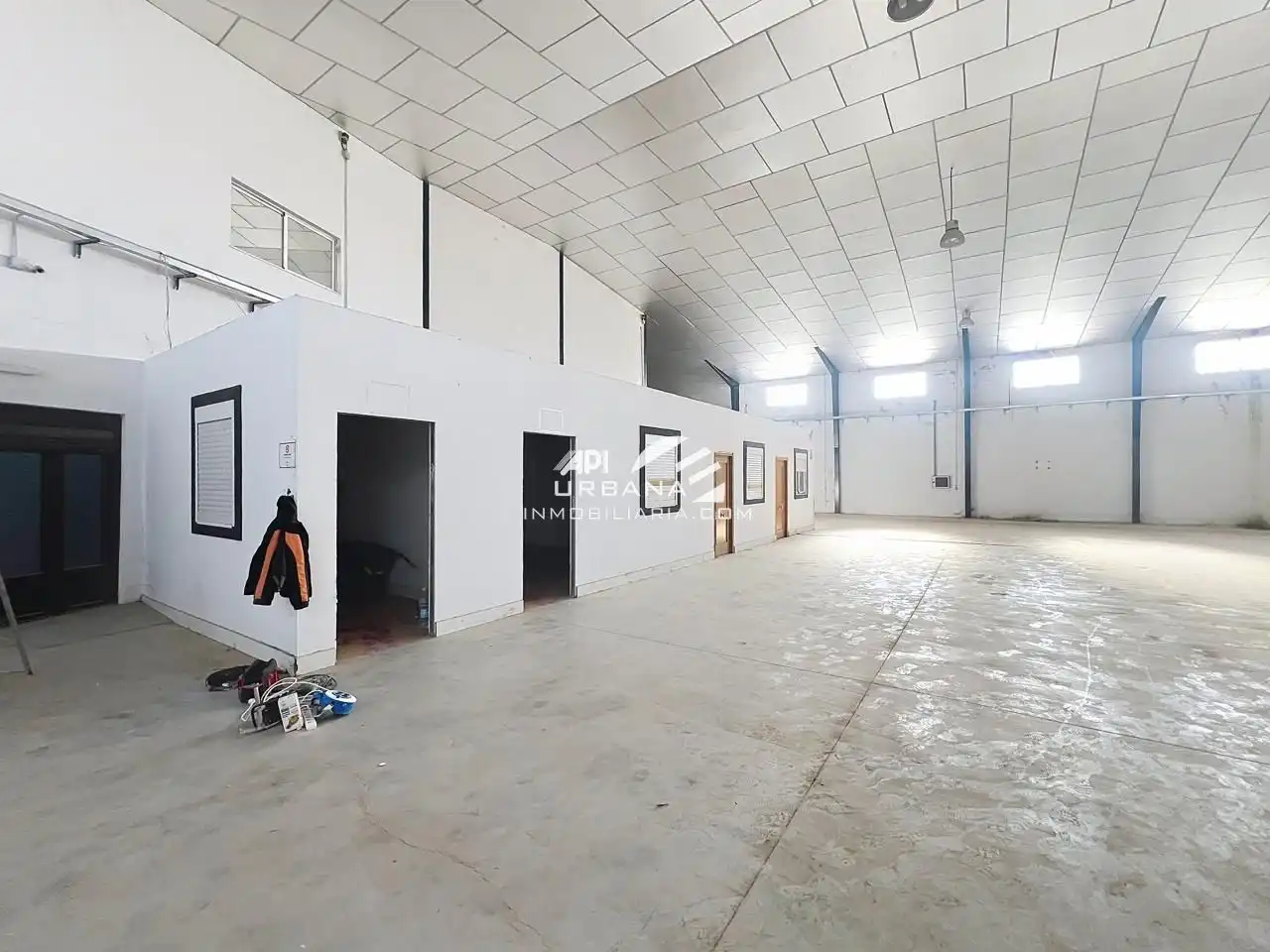 Nave industrial en venta en Las Vegas - Campoaras