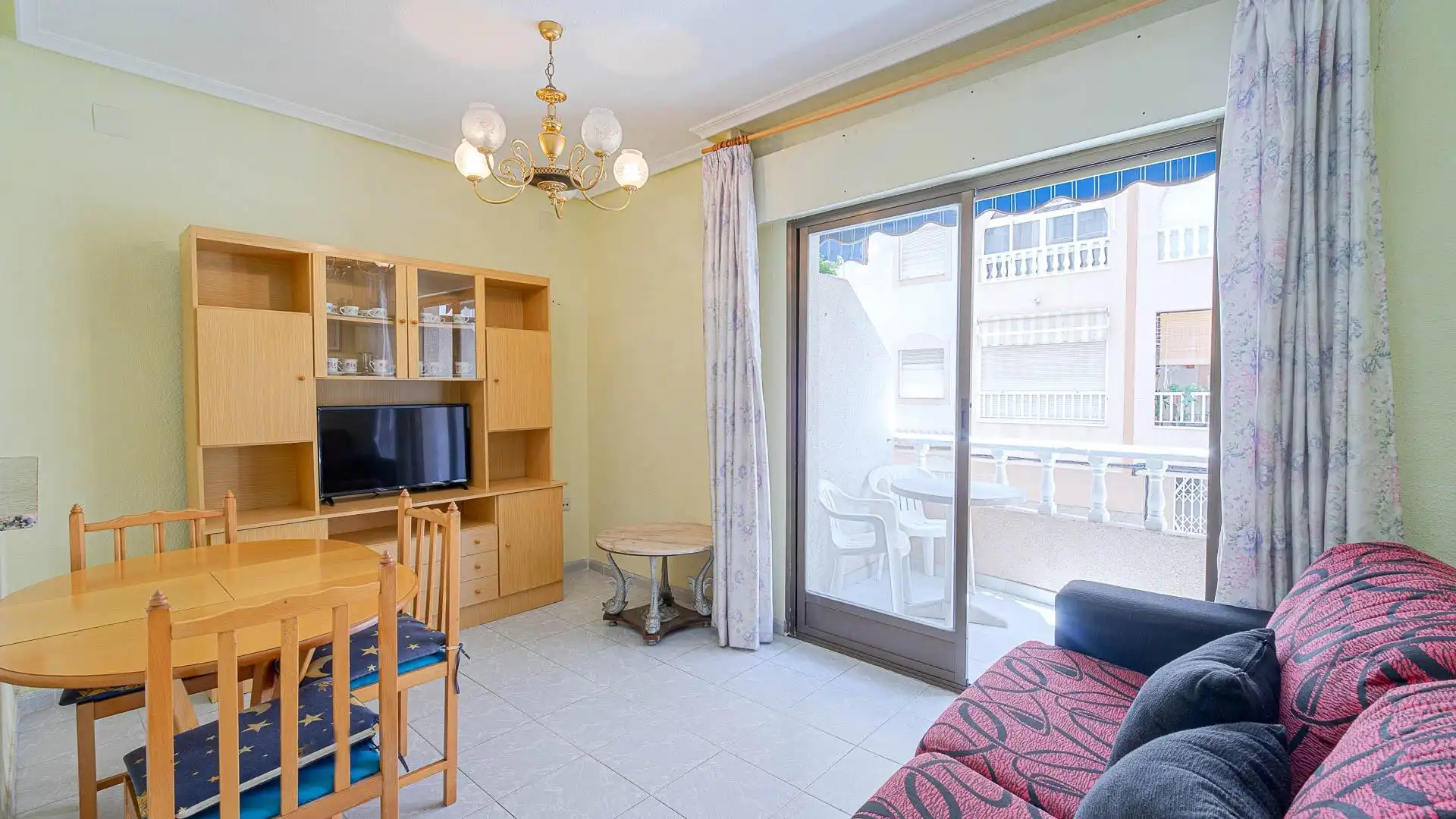 Sala de estar de Apartamento en venta en Torrevieja con Amueblado y Balcón