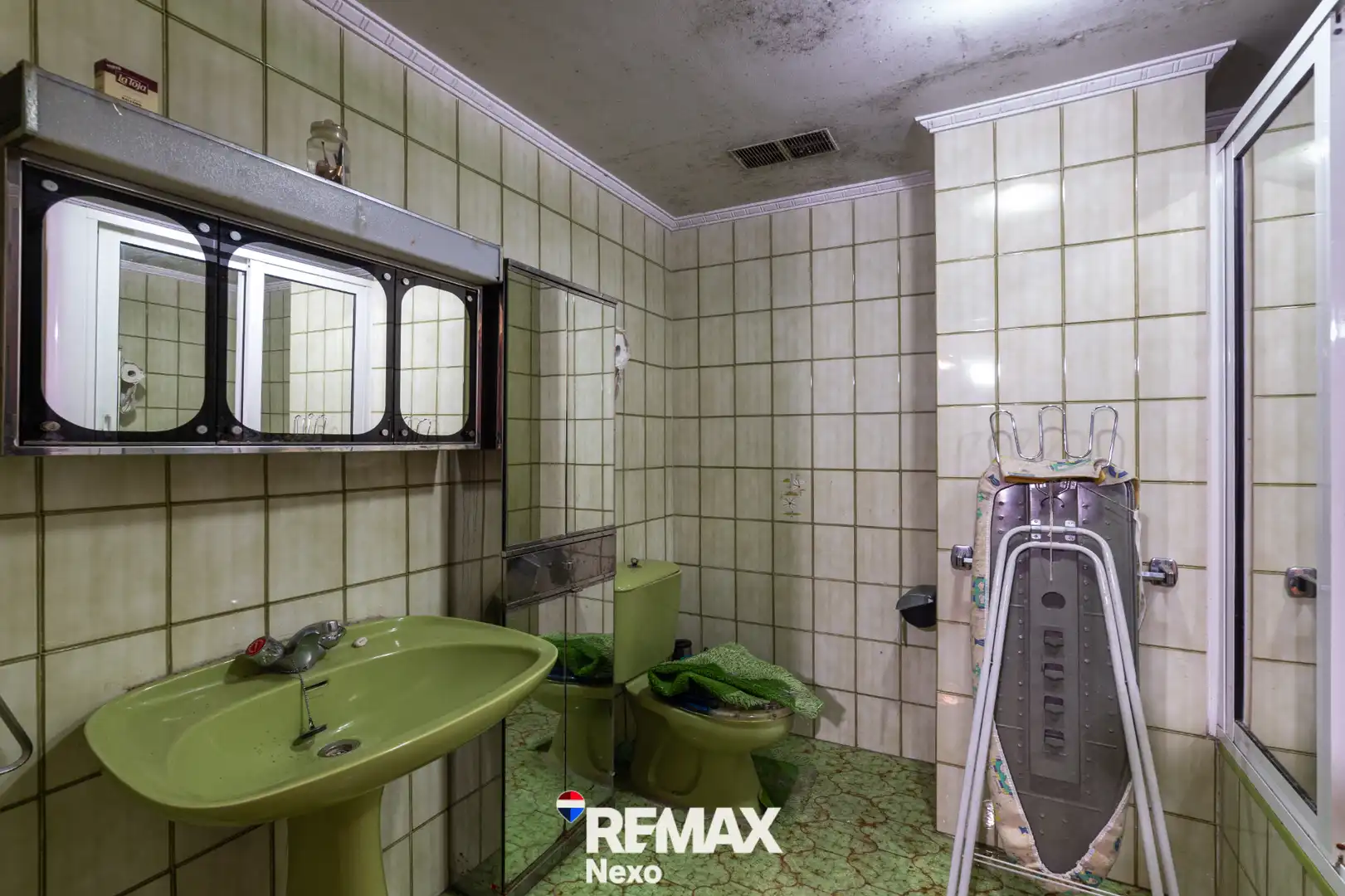 Baño de Casa adosada en venta en Benavente con Jardín privado, Parquet y Trastero