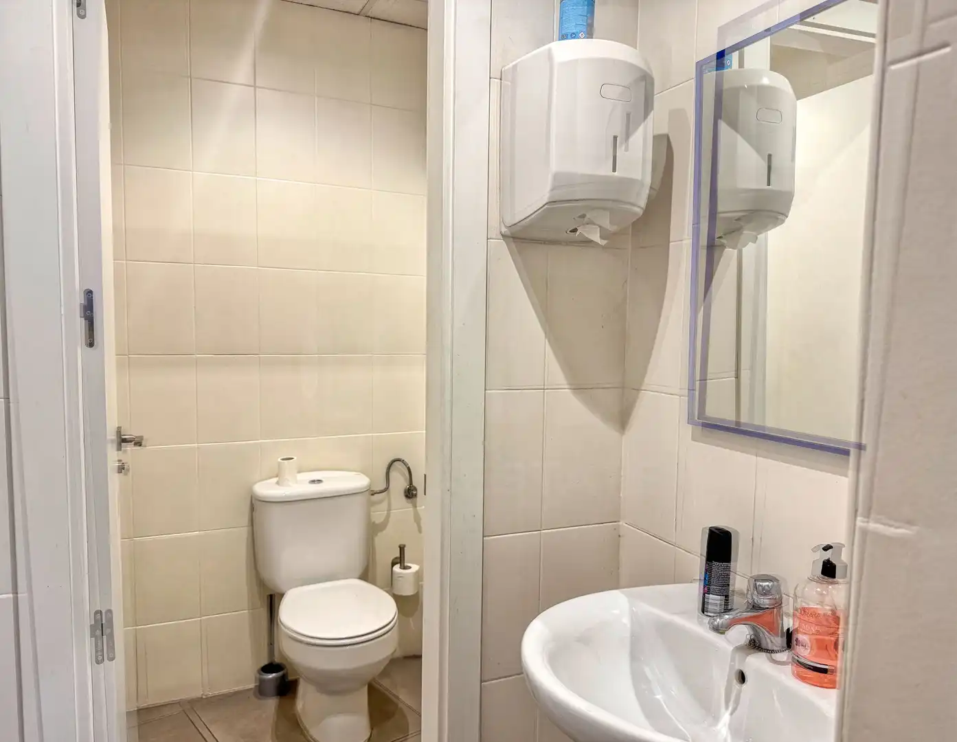 Bathroom of Buildings for sale in Móstoles