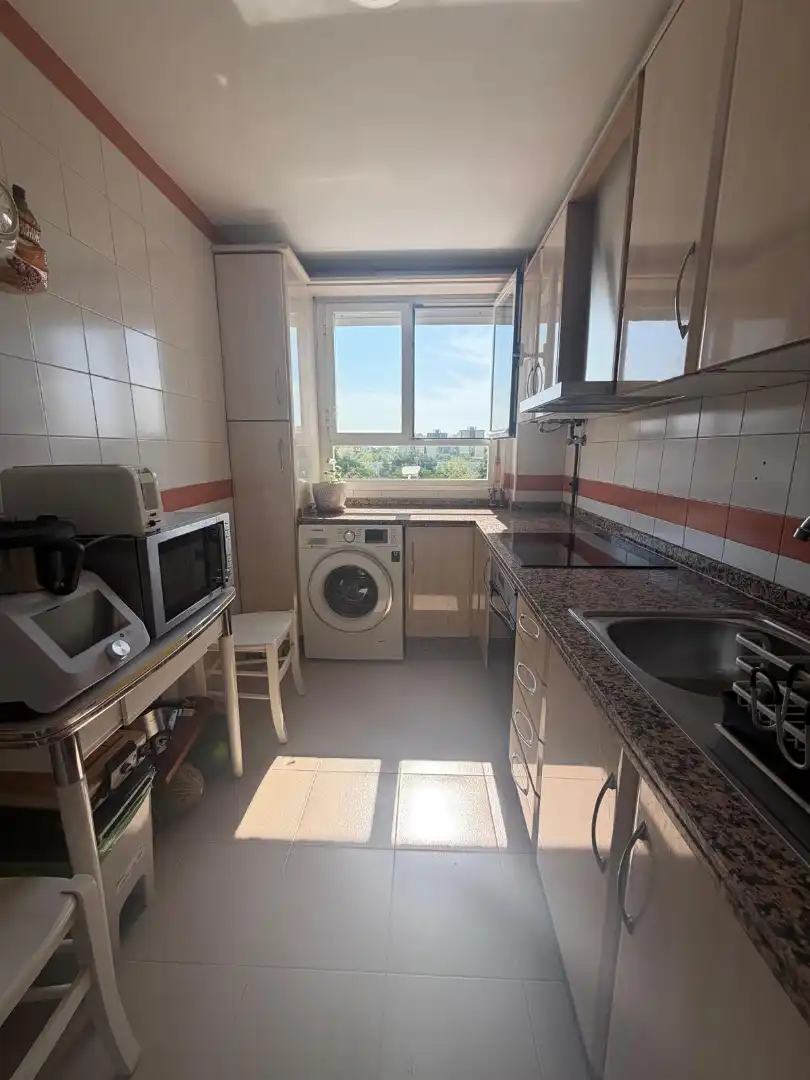 Cuina de Pis en venda en Sevilla amb Aire condicionat, Terrassa i Traster