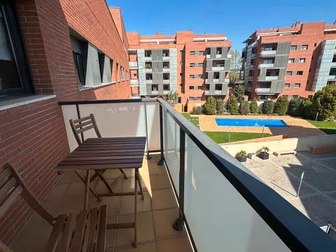Àtic de lloguer a Carrer de Jaume de Montcorb, Turó de Can Mates