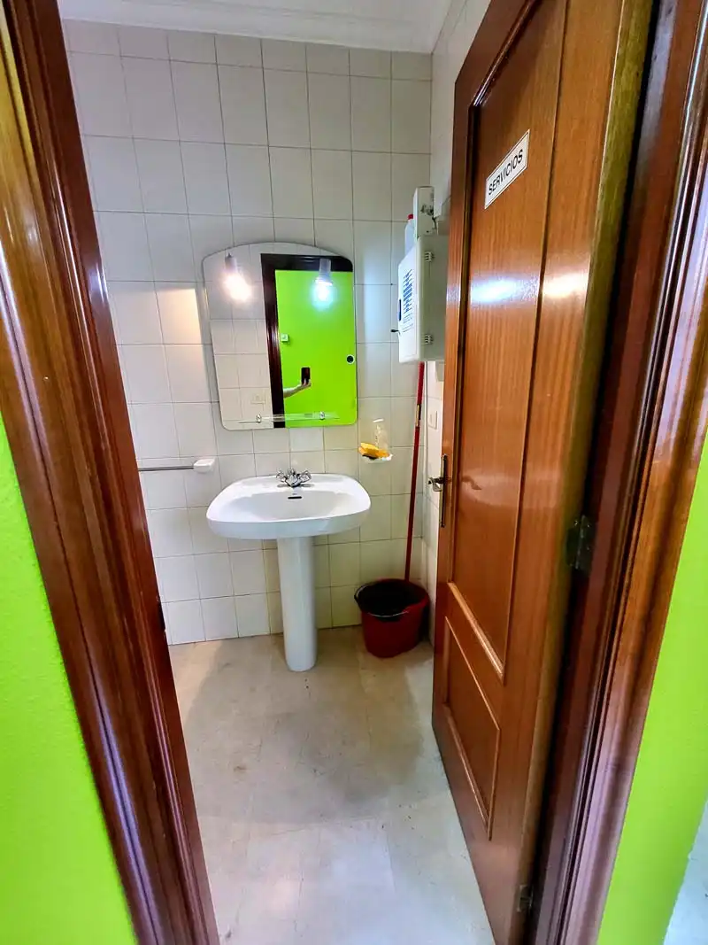 Badezimmer von Büro zur Miete in Vigo 