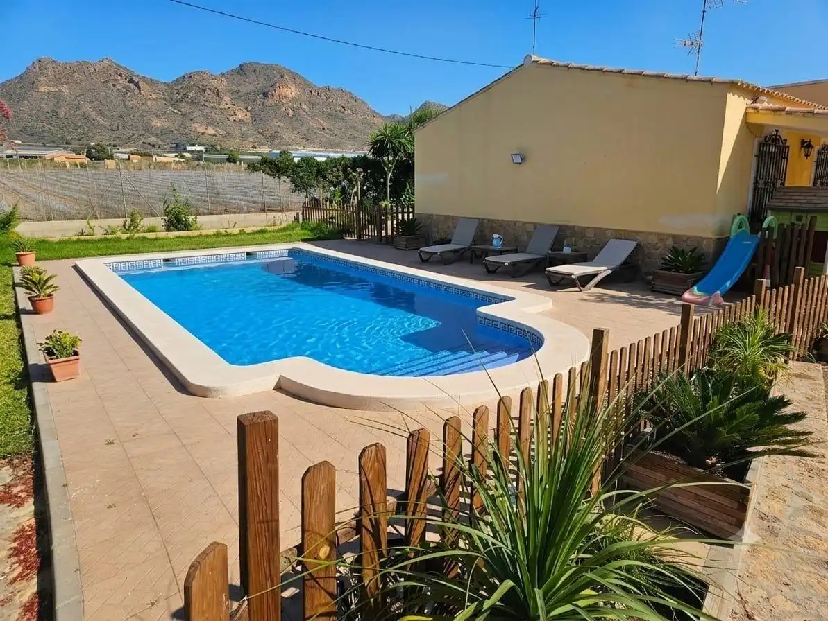 Piscina de Casa o xalet en venda en Águilas amb Jardí privat, Terrassa i Traster