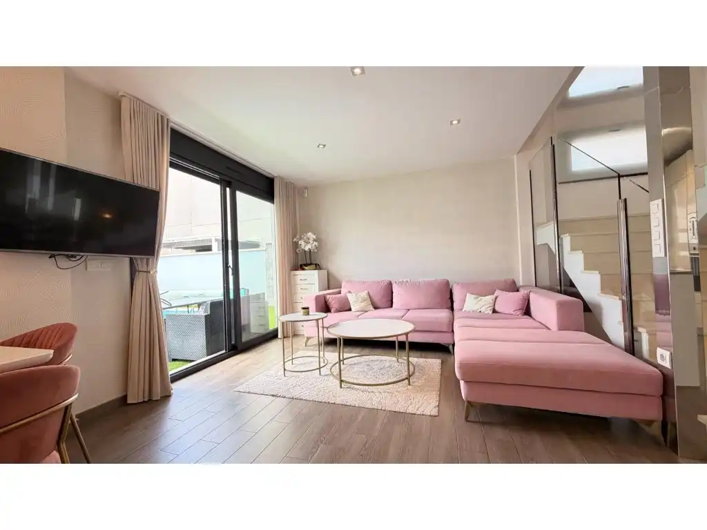 House with pool for sale in Calle Maite Pagazaurtundua Ruiz, imagen 8