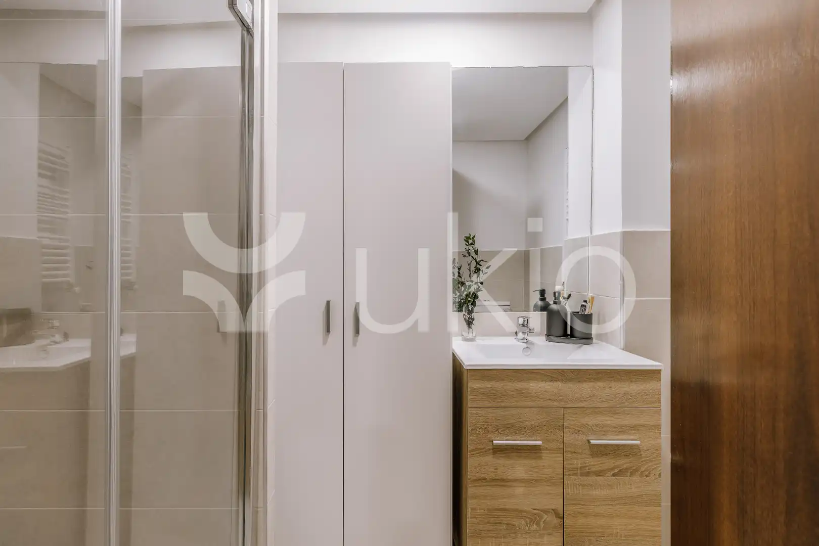 Bathroom of Flat for rent in Madrid  with Air Conditioner, Heating and Furnished