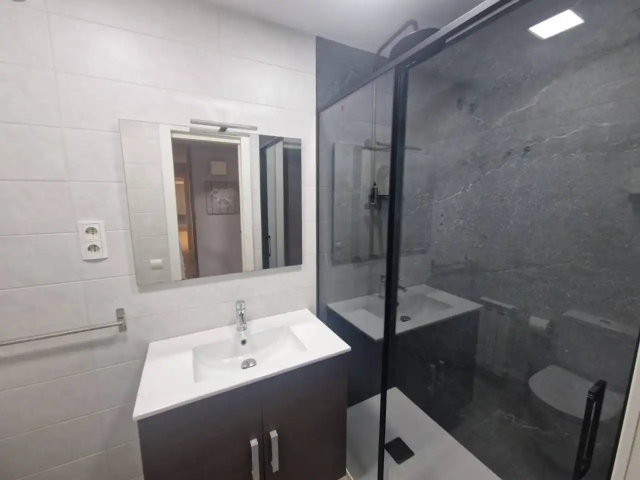 Bathroom of Flat for rent in Cerdanyola del Vallès  with Air Conditioner, Heating and Parquet flooring