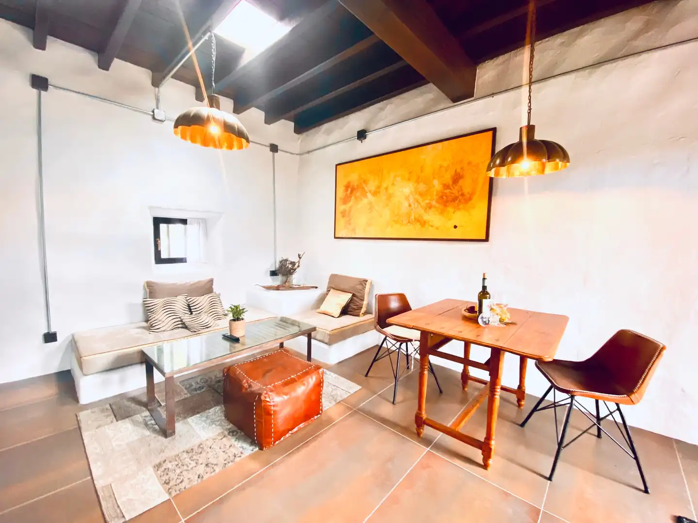 Sala d'estar de Finca rústica en venda en Yaiza amb Jardí privat, Piscina i Moblat