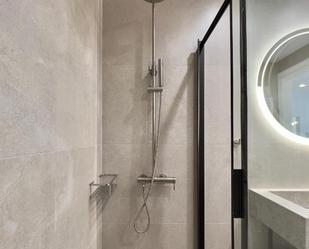 Bathroom of Flat to rent in Gijón   with Air Conditioner, Furnished and Pets allowed