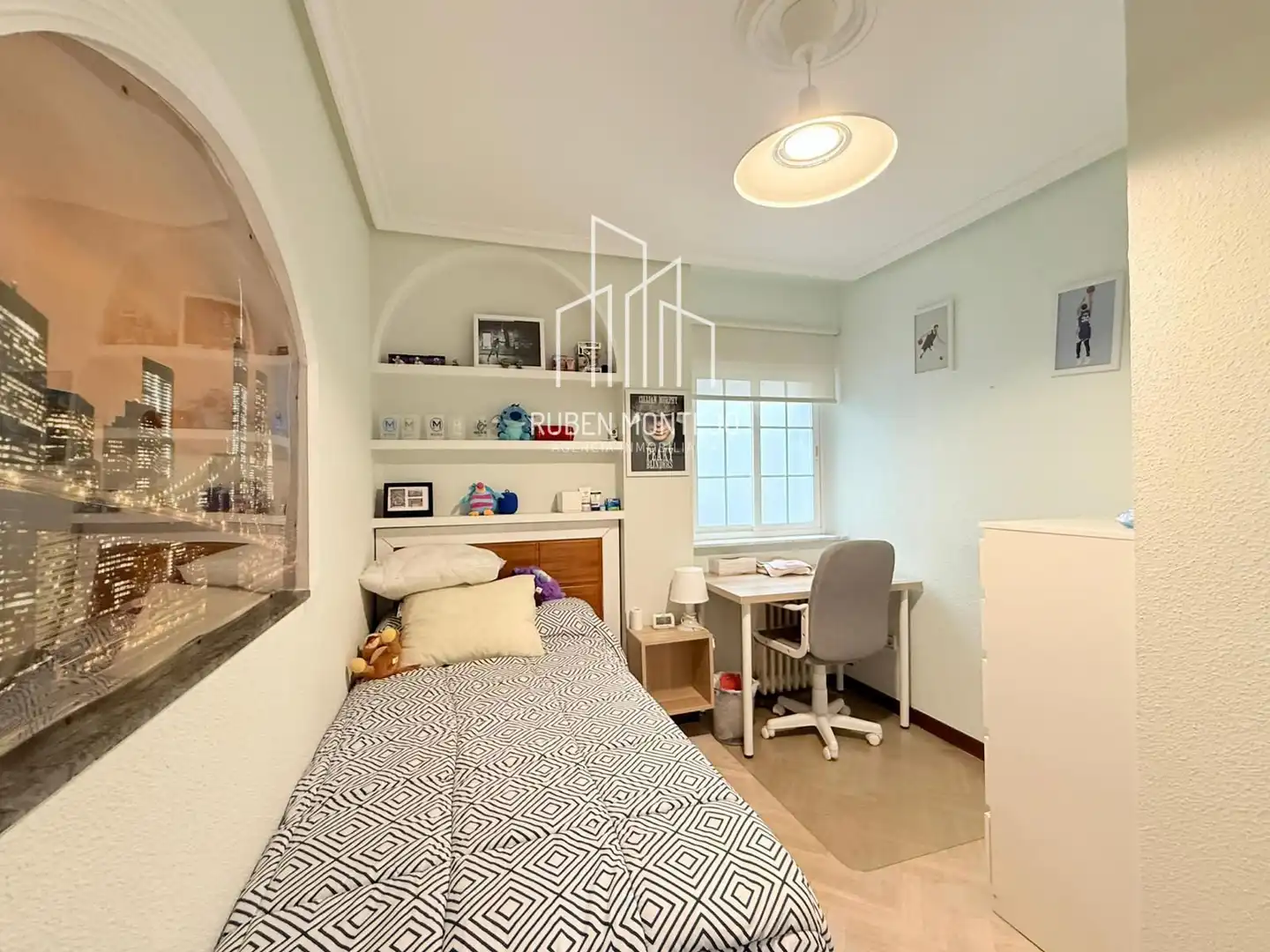 Bedroom of Flat for rent in Salamanca  with Heating, Terrace and Furnished