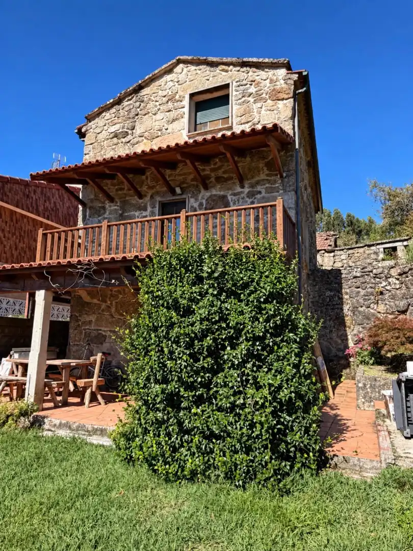 Casa con terrazza in vendita a Lugar