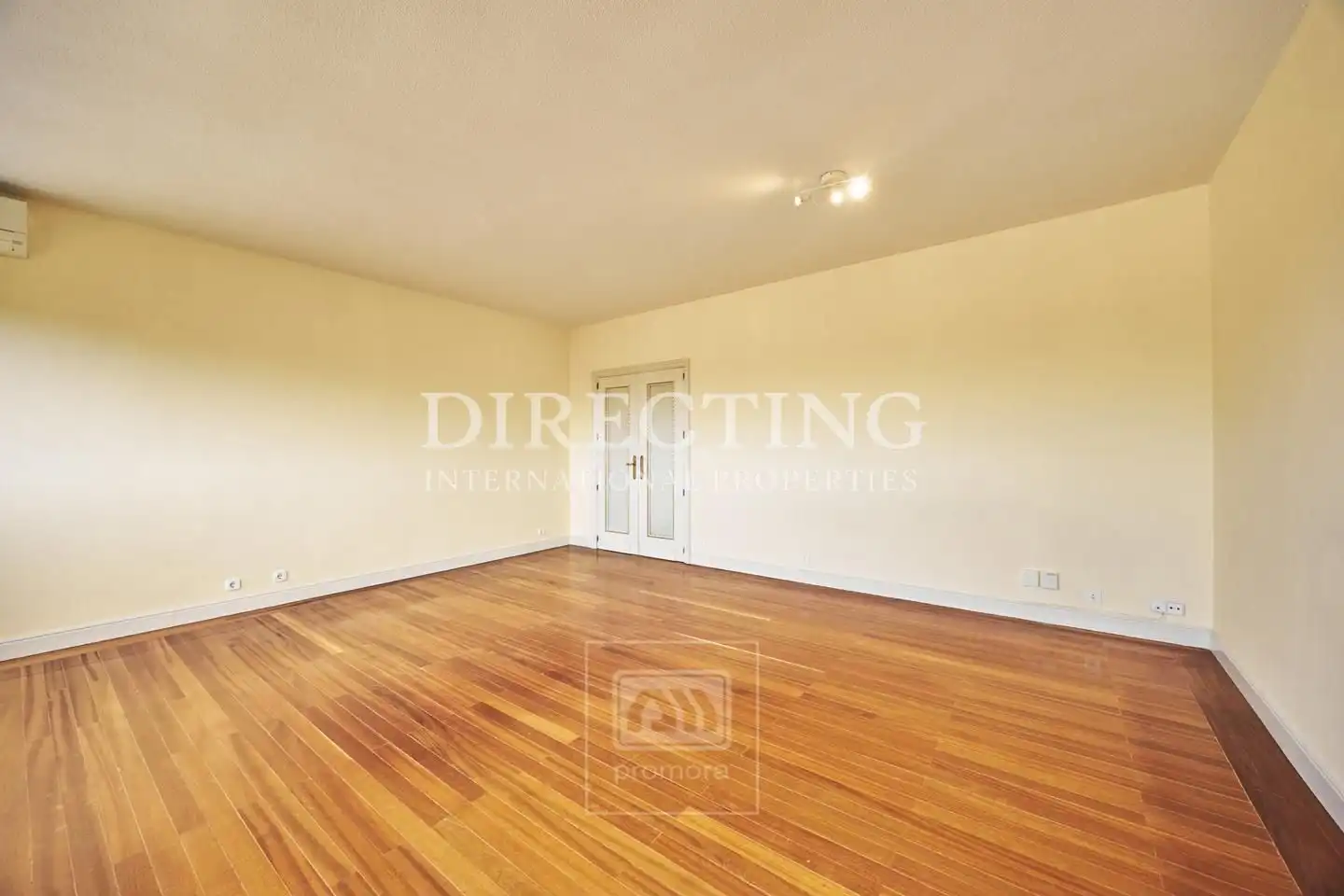 Exterior view of Flat for sale in Madrid  with Air Conditioner, Heating and Parquet flooring