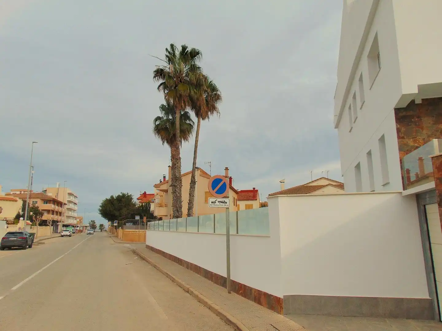 Vista exterior de Casa adosada en venta en San Pedro del Pinatar con Aire acondicionado, Calefacción y Jardín privado