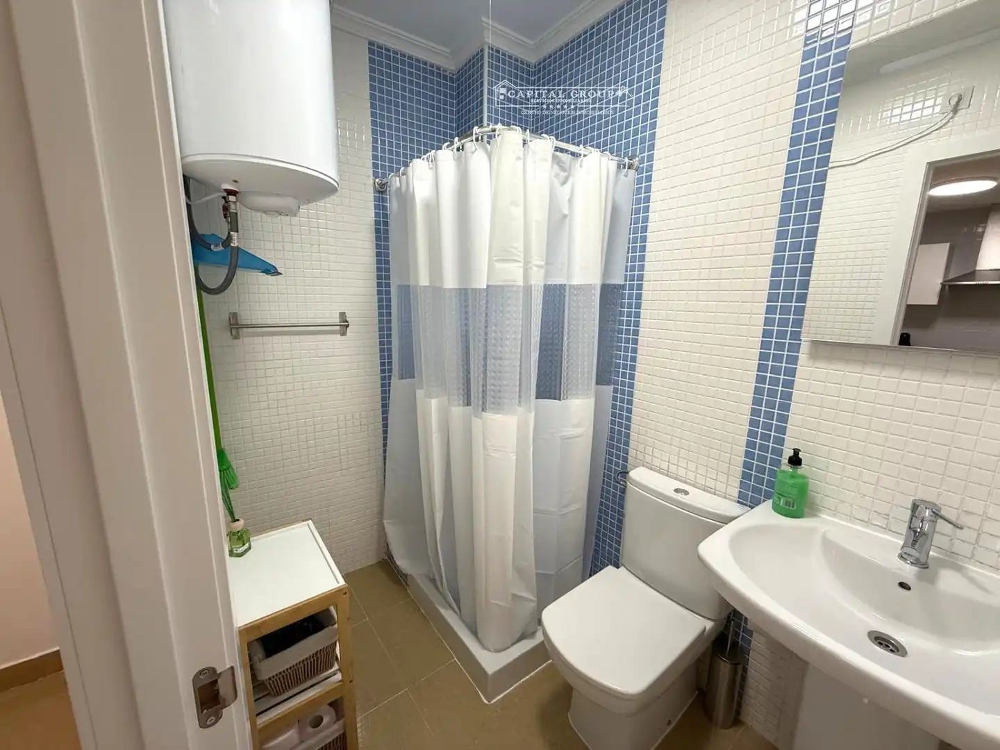 Badezimmer von Wohnungen zur Miete in Punta Umbría mit Möbliert, Waschmaschine und Mikrowelle