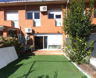 Garden of Single-family semi-detached for sale in Terrassa  with Air Conditioner, Heating and Private garden