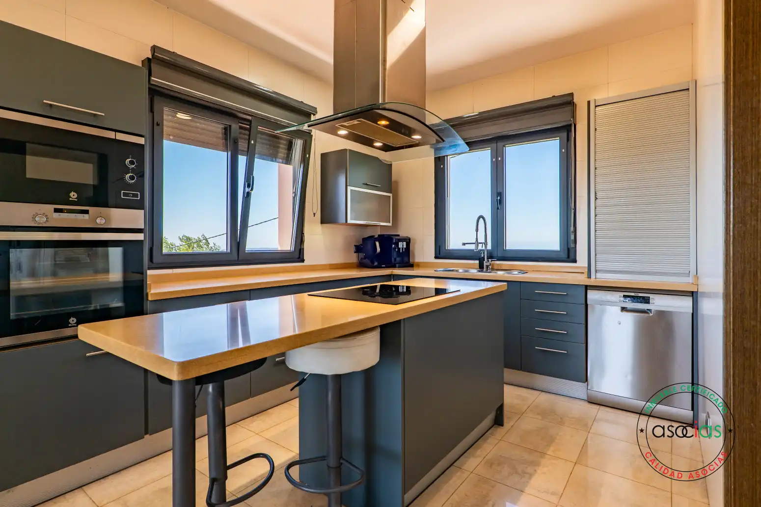 Cocina de Casa o chalet en venta en Gijón  con Calefacción, Jardín privado y Terraza