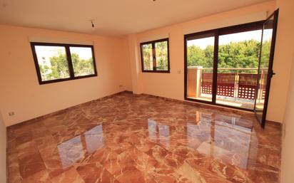 Bedroom of Flat for sale in Sedaví  with Balcony