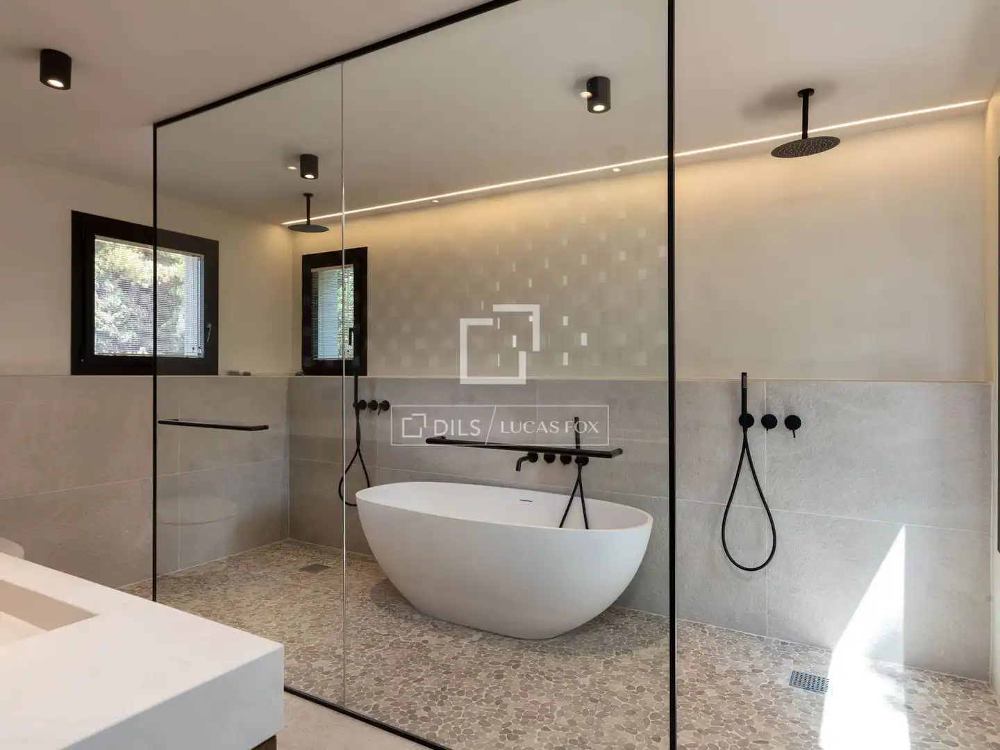 Badezimmer von Haus oder Chalet zum Verkauf in Lloret de Mar mit Klimaanlage, Heizung und Privatgarten