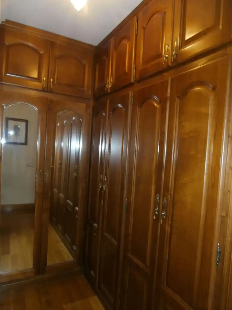 Dormitori de Casa o xalet en venda en Oviedo  amb Calefacció, Jardí privat i Terrassa