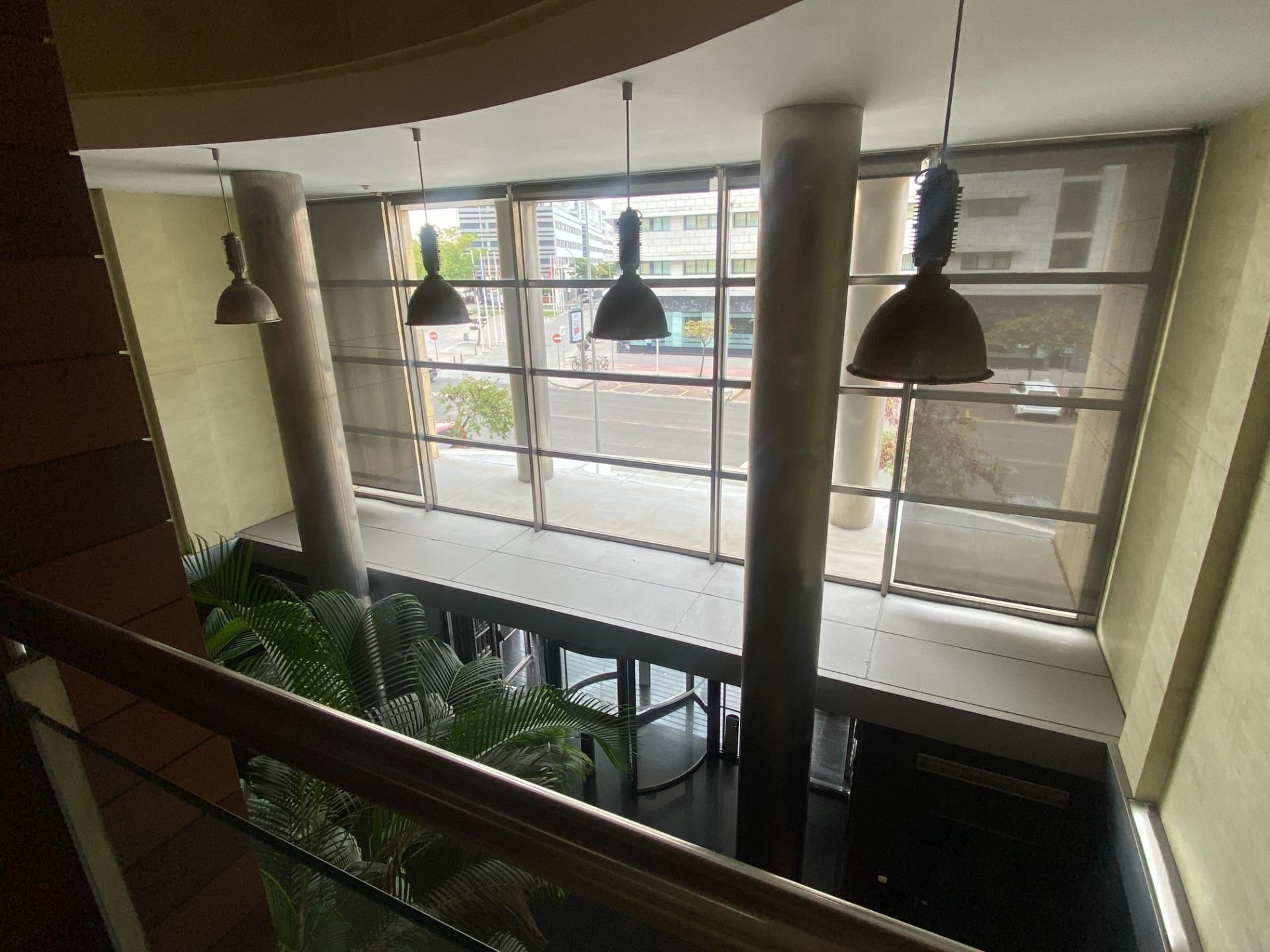 Oficina de lloguer a Avenida del Gran Capitán, Santa Rosa - Valdeolleros, Norte-Sierra