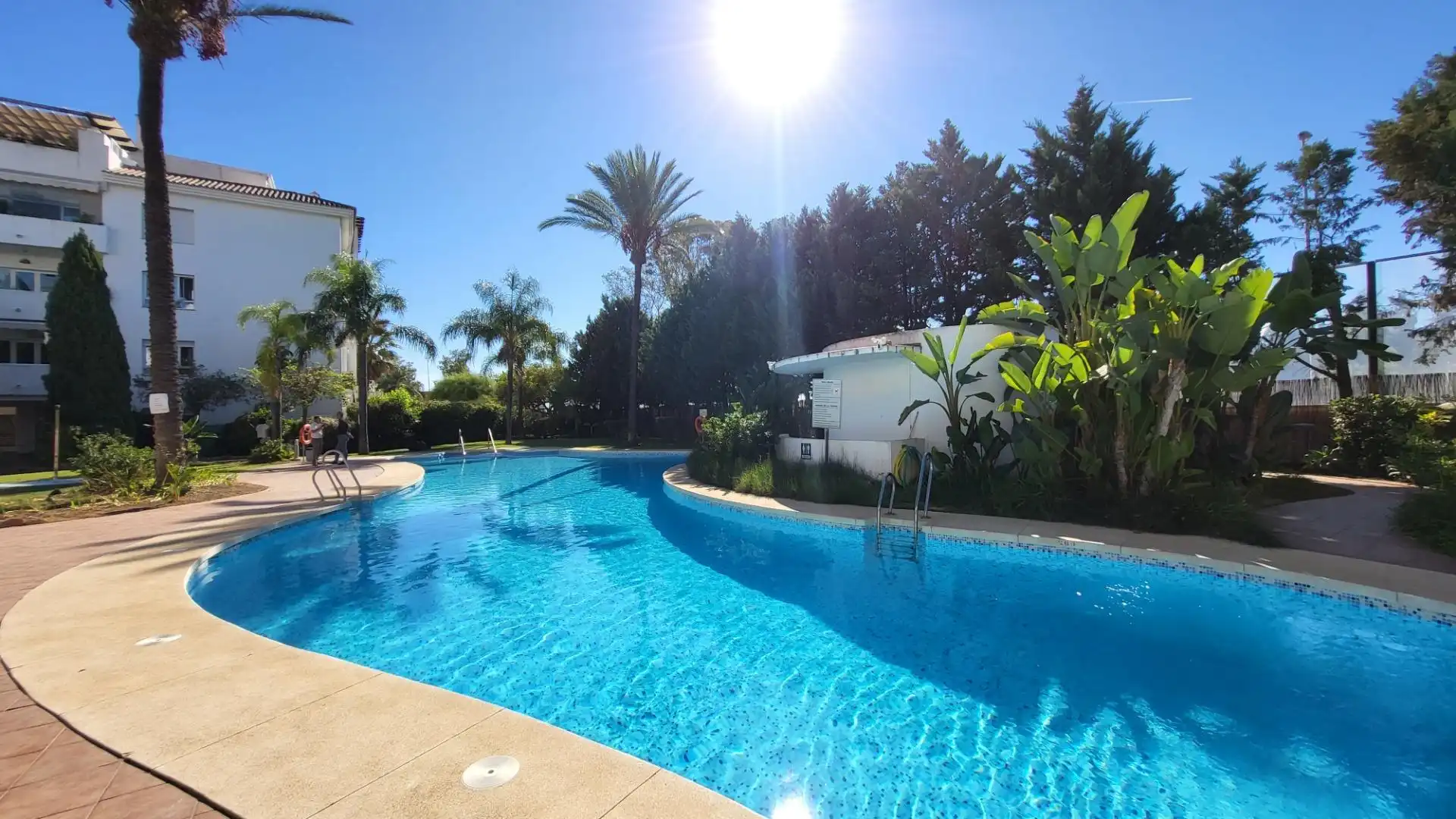 Apartamento con terraza en venta en Nueva Andalucía