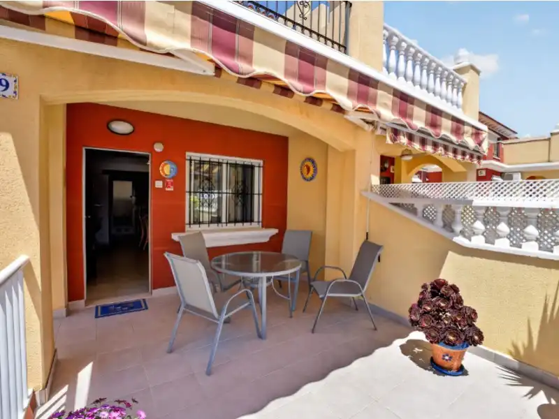 Casa aparellada amb terrassa en venda a Nueva Torrevieja - Aguas Nuevas, imagen 7