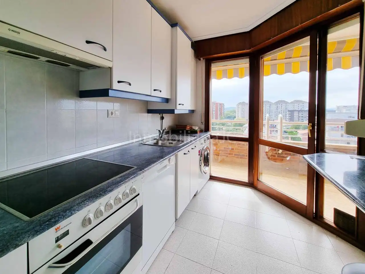 Kitchen of Flat for share in Laredo  with Heating and Furnished