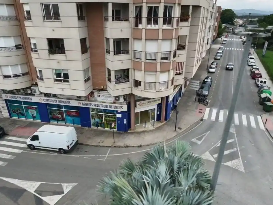 Vista exterior de Local de alquiler en Orihuela ciudad