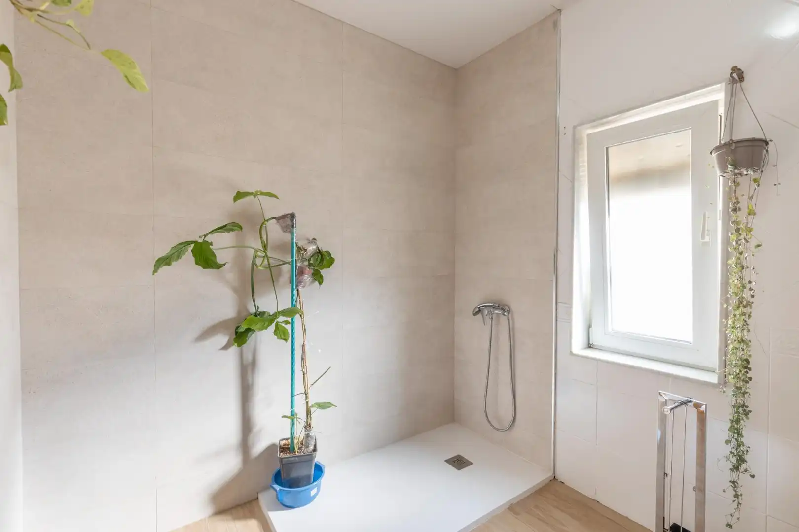 Baño de Casa o chalet en venta en Las Gabias con Calefacción, Trastero y Balcón