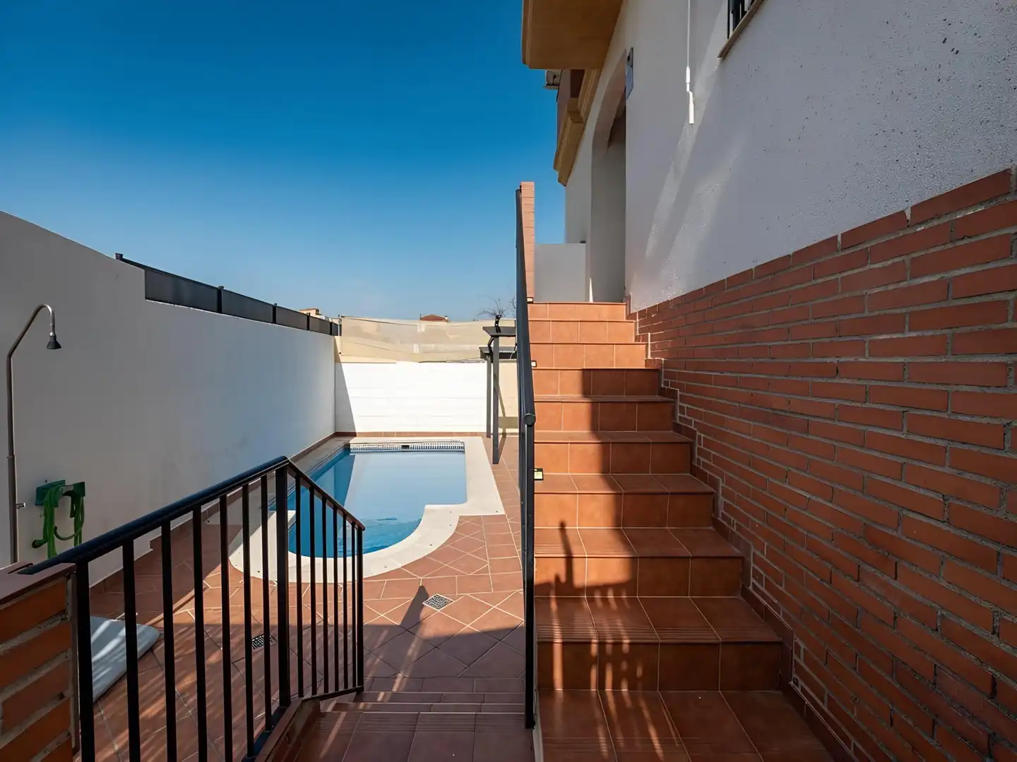 Piscina de Casa adosada en venta en Ogíjares con Aire acondicionado, Calefacción y Terraza
