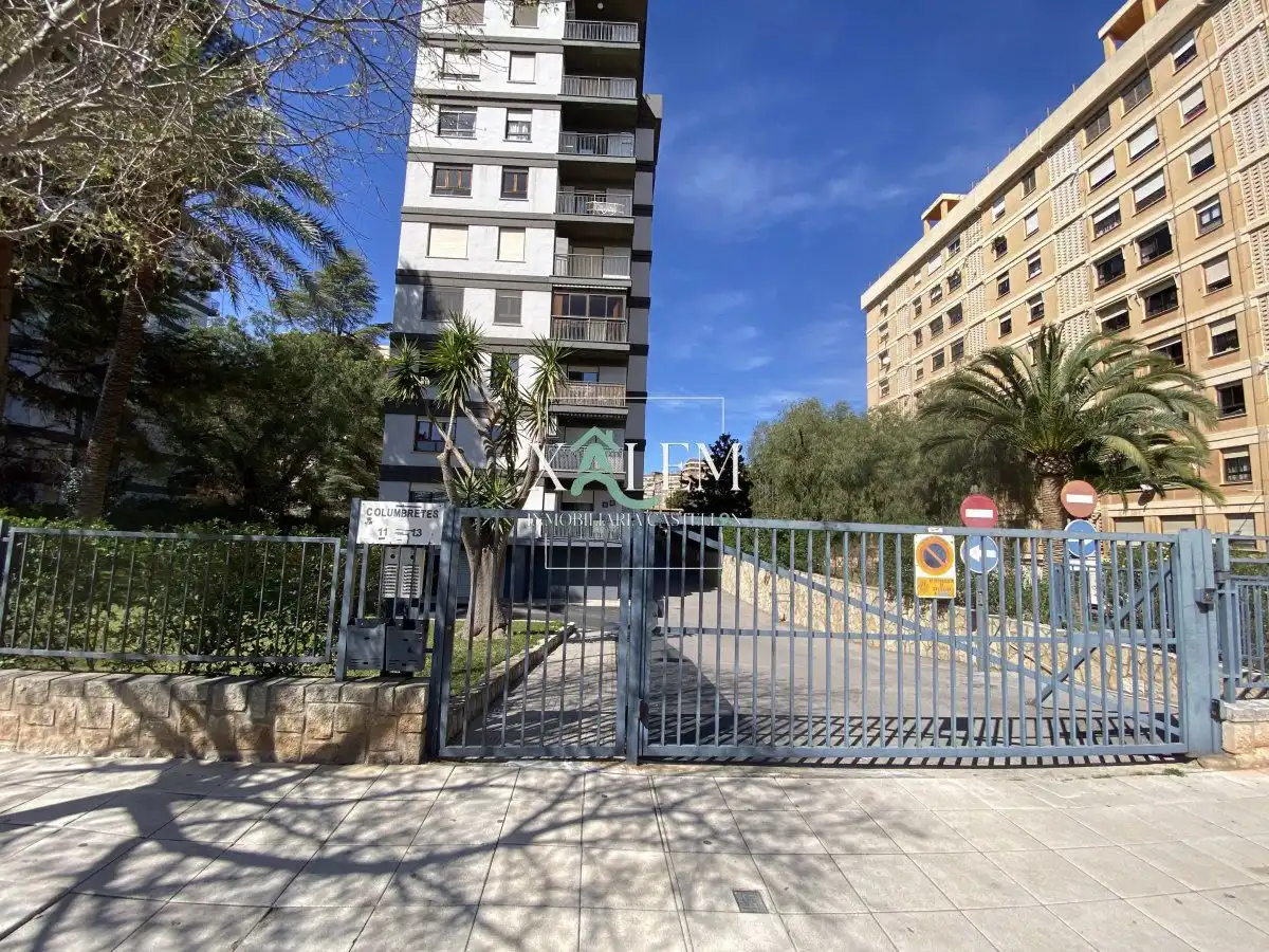 Vista exterior de Pis en venda en Castellón de la Plana / Castelló de la Plana amb Balcó