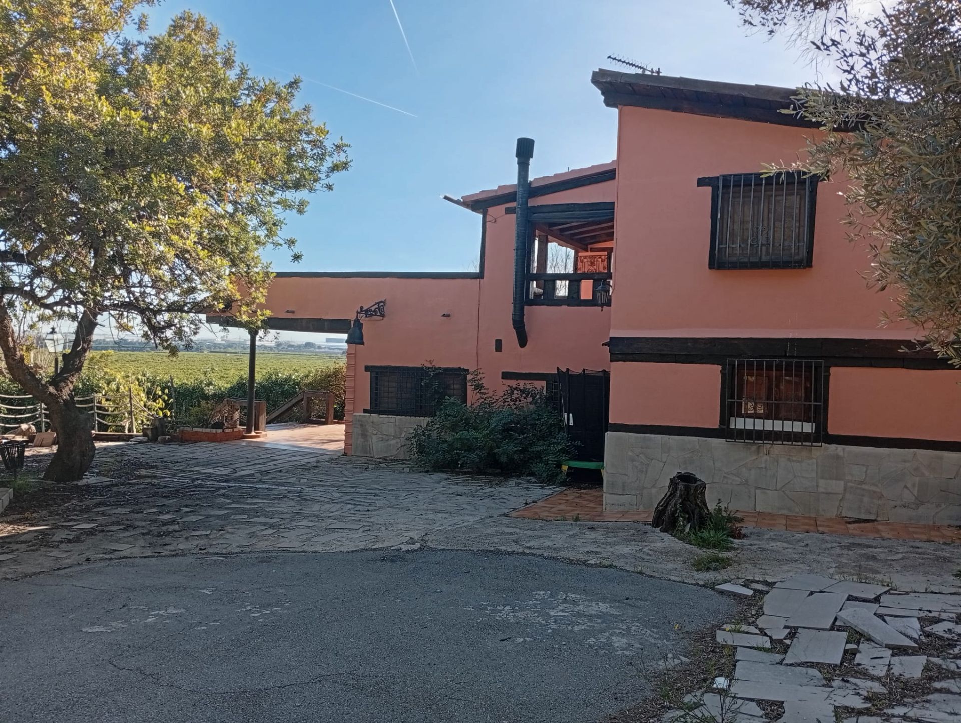 Vista exterior de Casa o xalet en venda en Castellón de la Plana / Castelló de la Plana amb Jardí privat, Terrassa i Traster