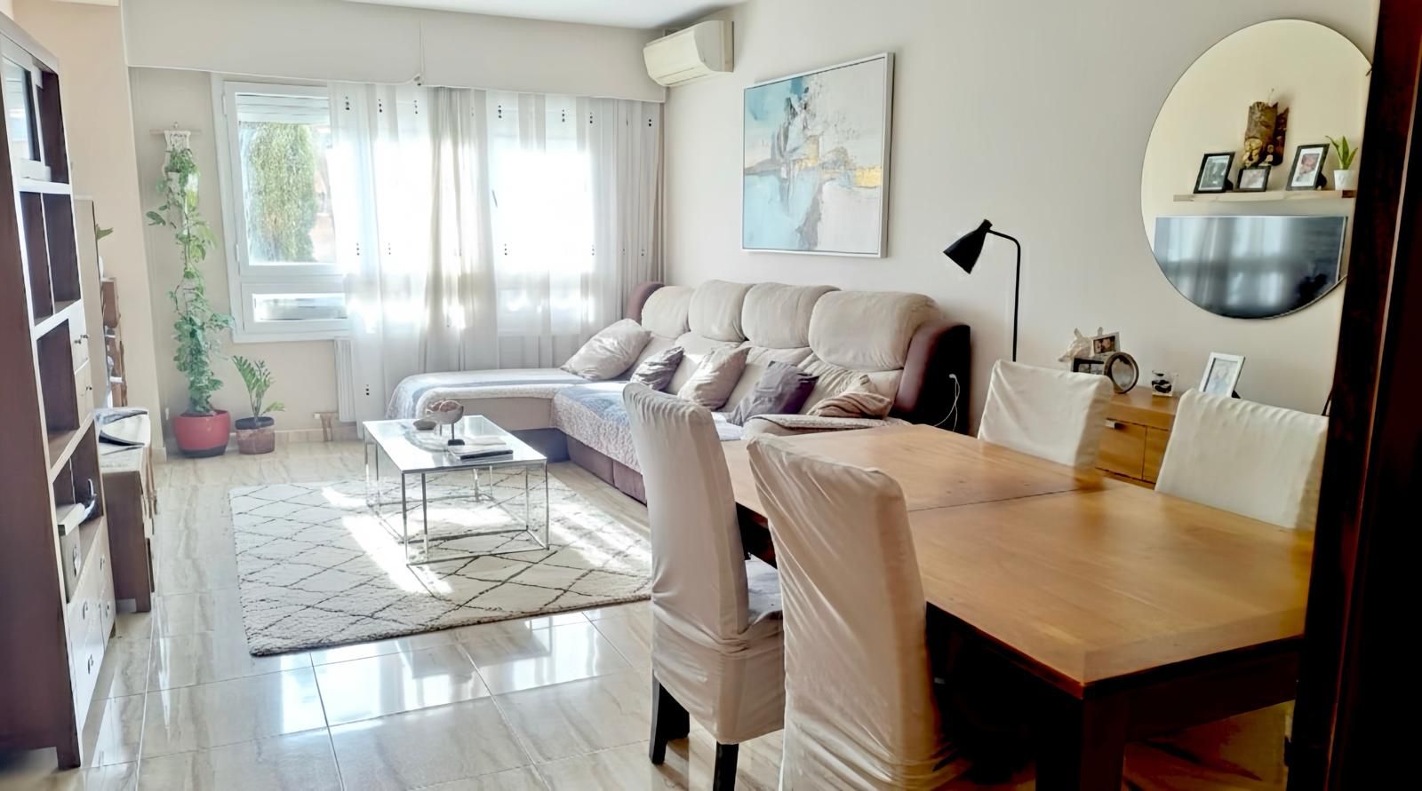 Living room of Flat for sale in Sant Adrià de Besòs  with Air Conditioner, Heating and Furnished