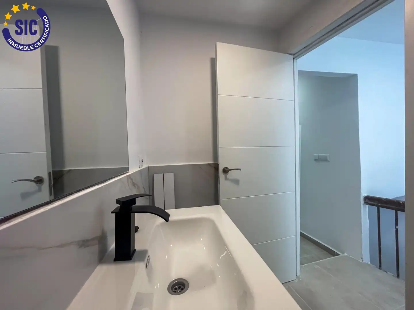 Bathroom of Houses for sale in Requena  with Balcony
