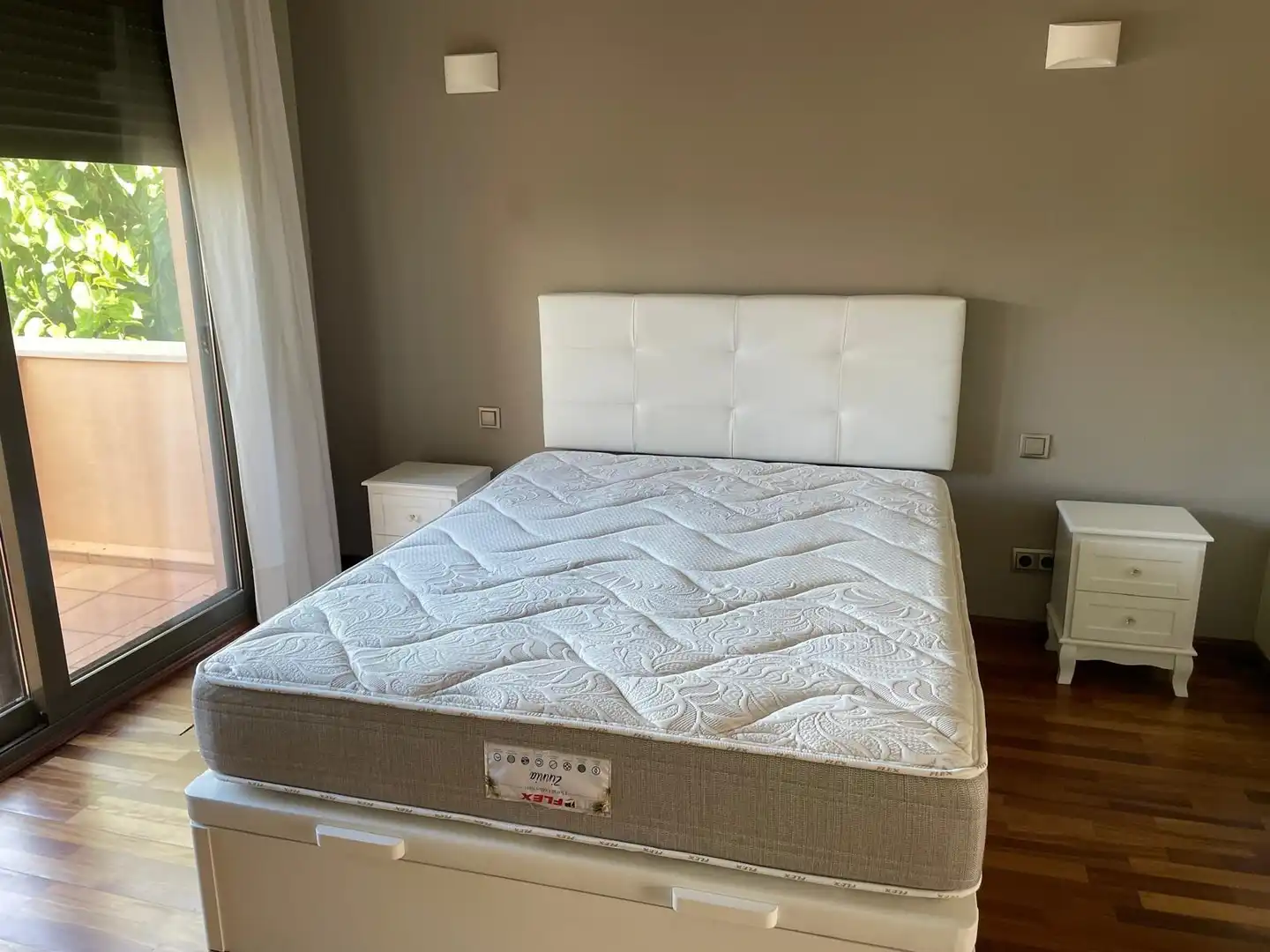 Dormitori de Casa adosada de lloguer en Puerto Real amb Aire condicionat, Calefacció i Terrassa