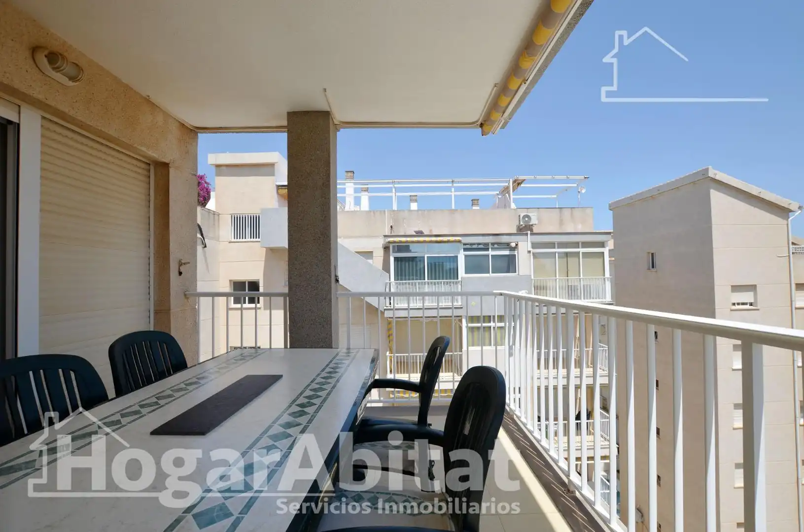 Vista exterior de Àtic en venda en Daimús amb Aire condicionat, Calefacció i Terrassa