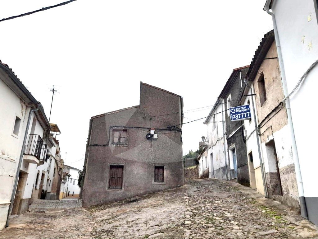 Vista exterior de Casa o chalet en venta en Alburquerque con Jardín privado