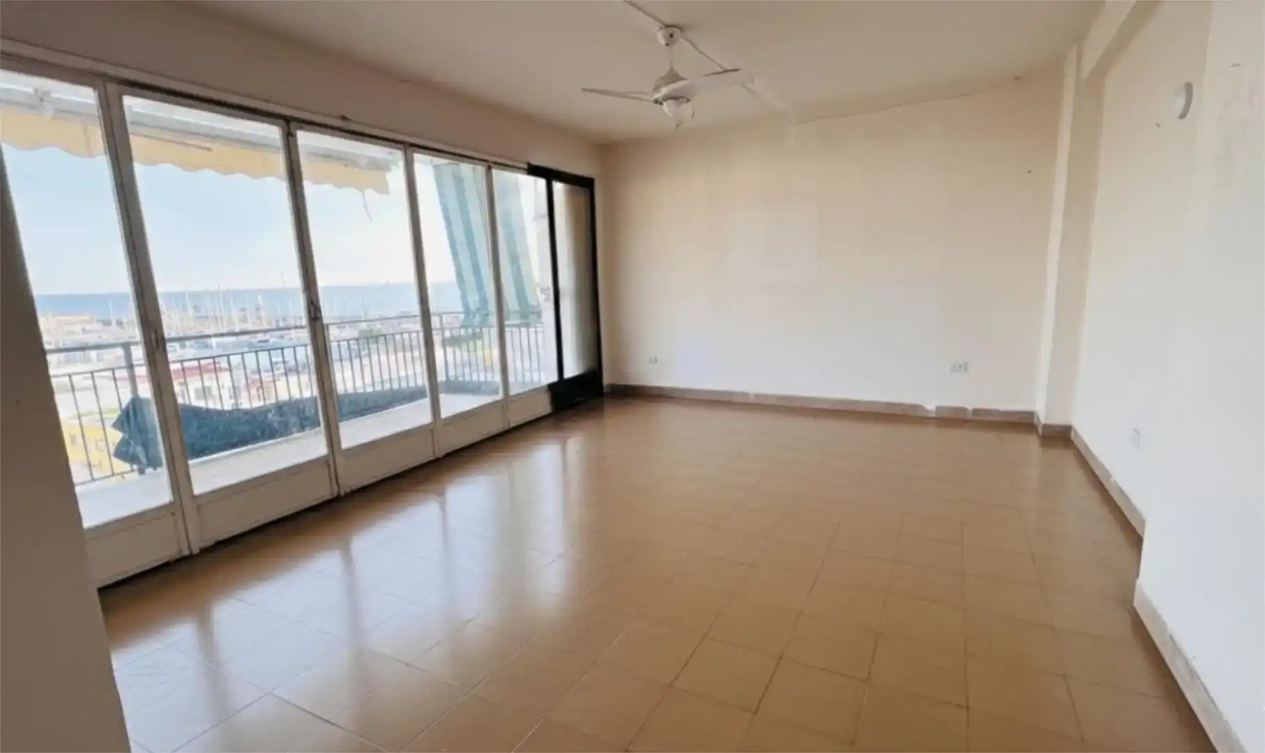 Sala d'estar de Apartament de lloguer en Burriana / Borriana amb Balcó