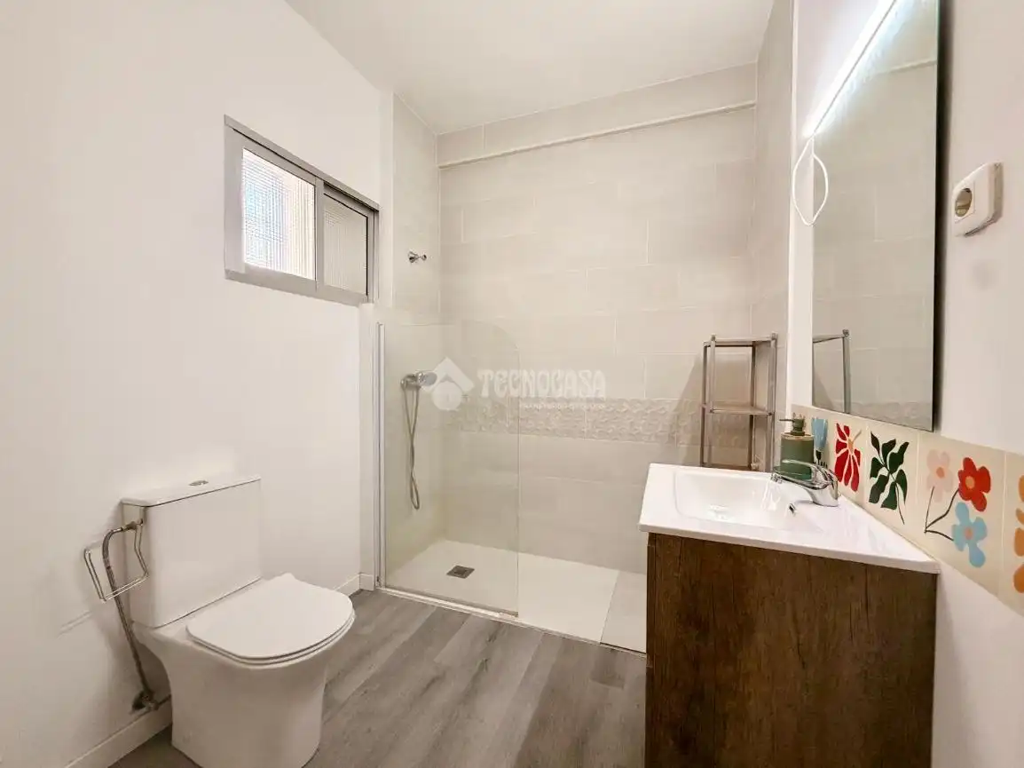 Bathroom of Flat for sale in Sevilla