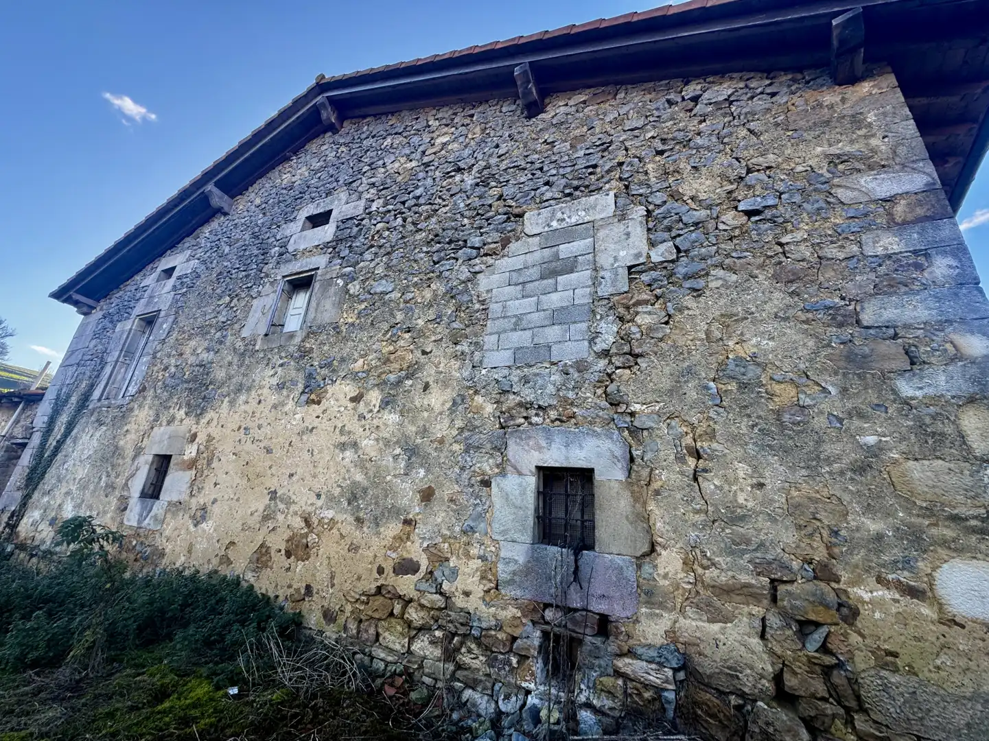 Vista exterior de Casa o xalet en venda en Villafufre amb Jardí privat