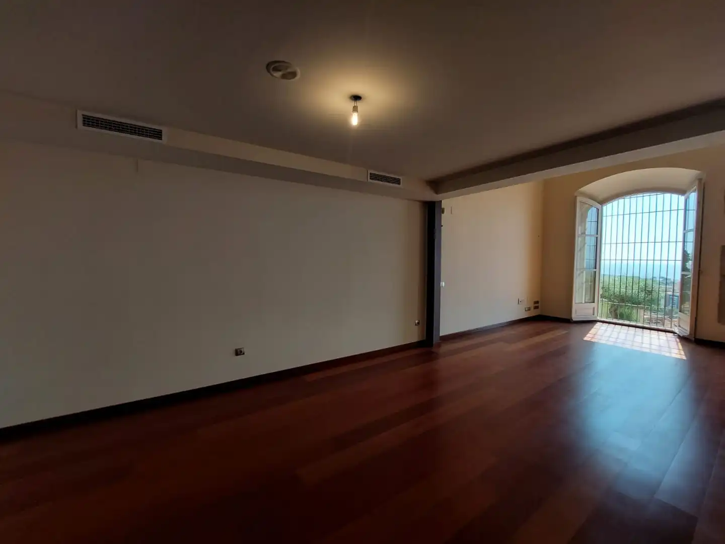 Dúplex de alquiler en Calle Estany, Nou Eixample Sud