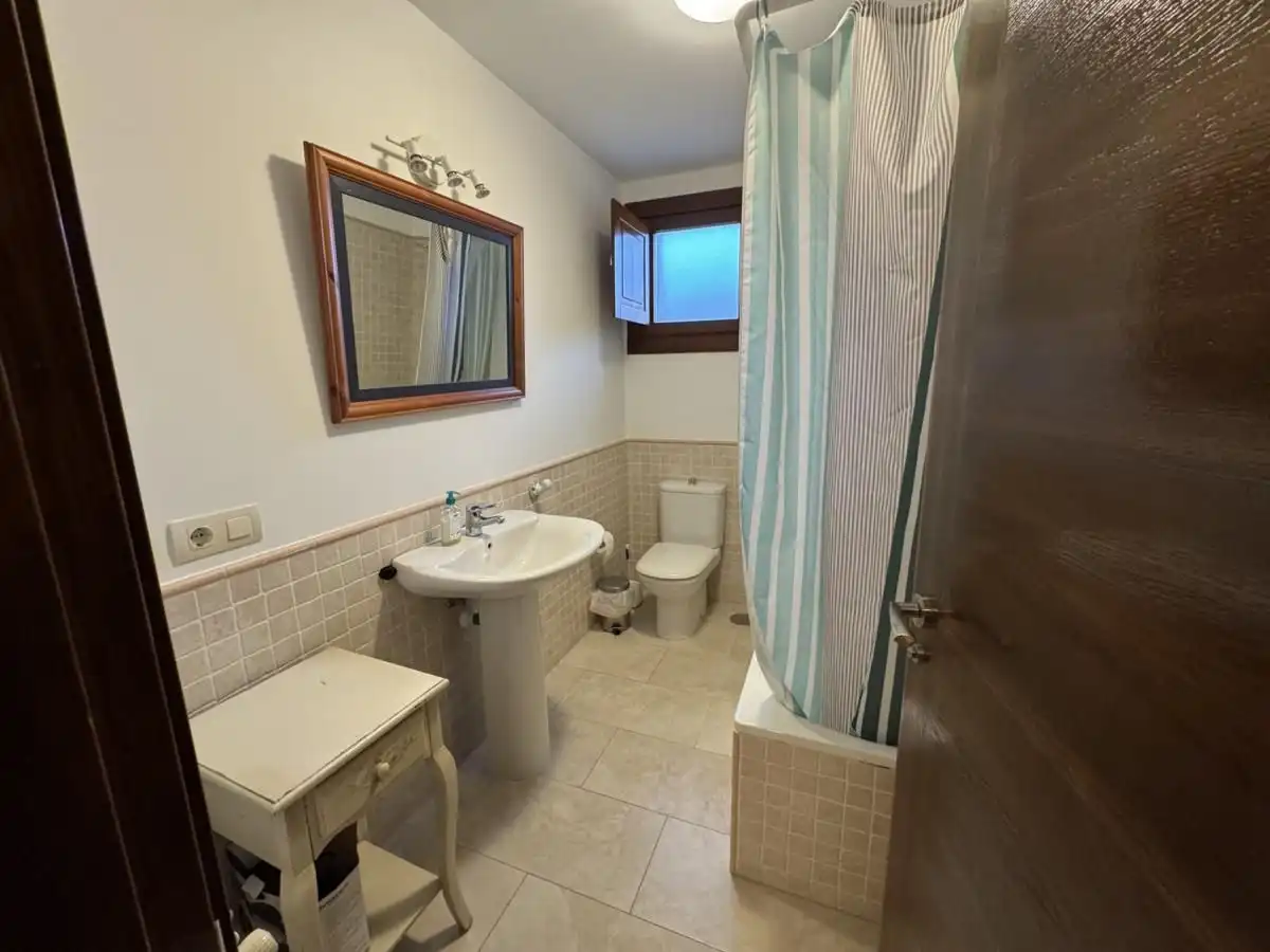 Bany de Casa o xalet en venda en Llanes amb Calefacció, Jardí privat i Terrassa