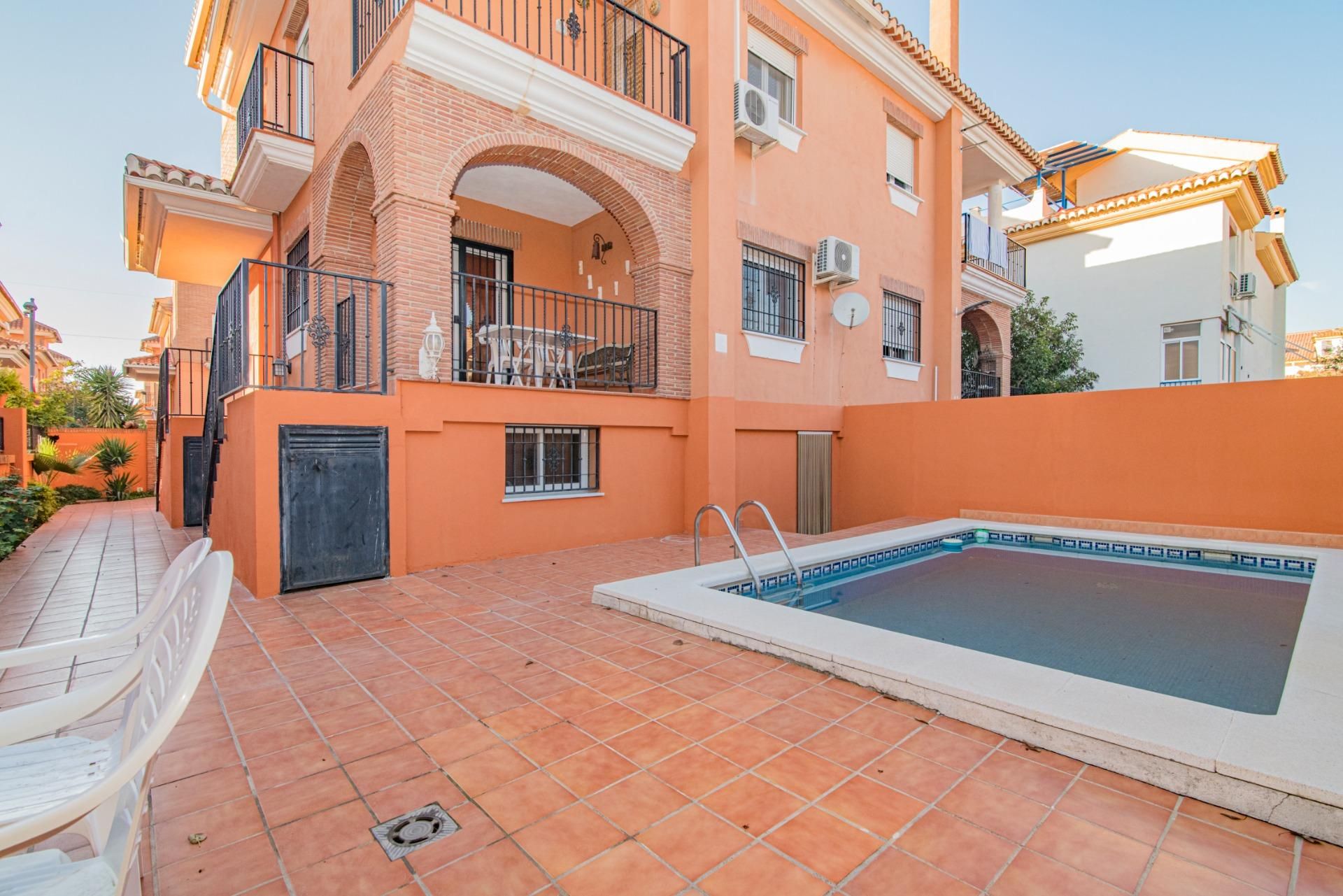 Swimming pool of Single-family semi-detached for sale in Vegas del Genil  with Air Conditioner, Heating and Private garden